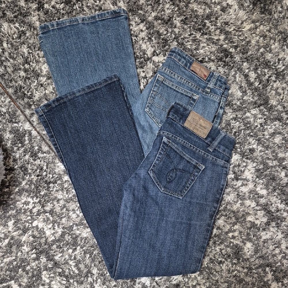 2 Pr Sz 26x30 Bluenotes Women's Flared Jeans - Light and Dark Blue